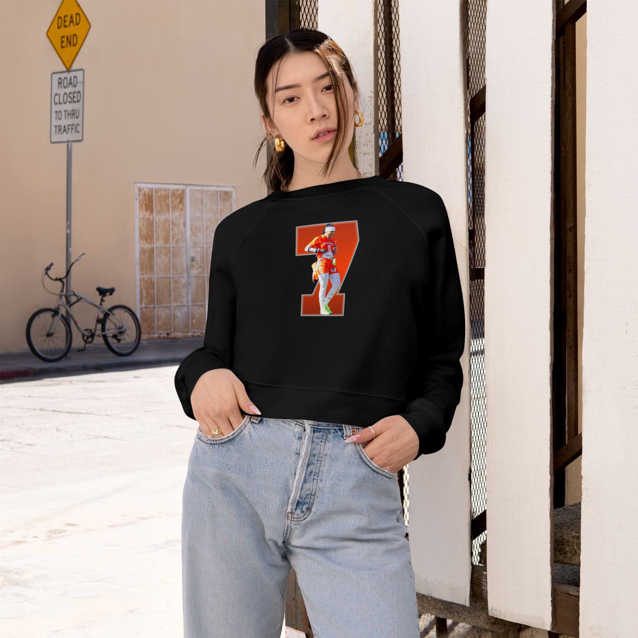 Haddiyah Bell Women's Cropped Pullover